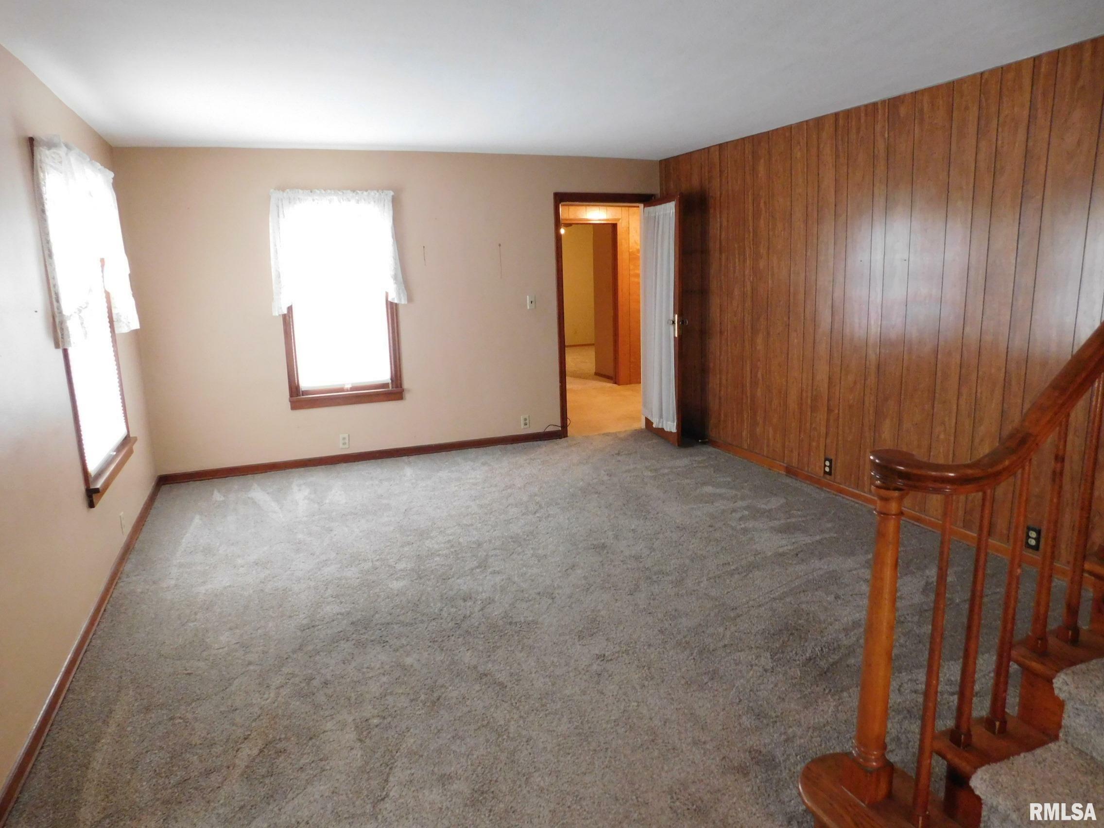 Property Photo:  511 W Washington Street  IL 62838 