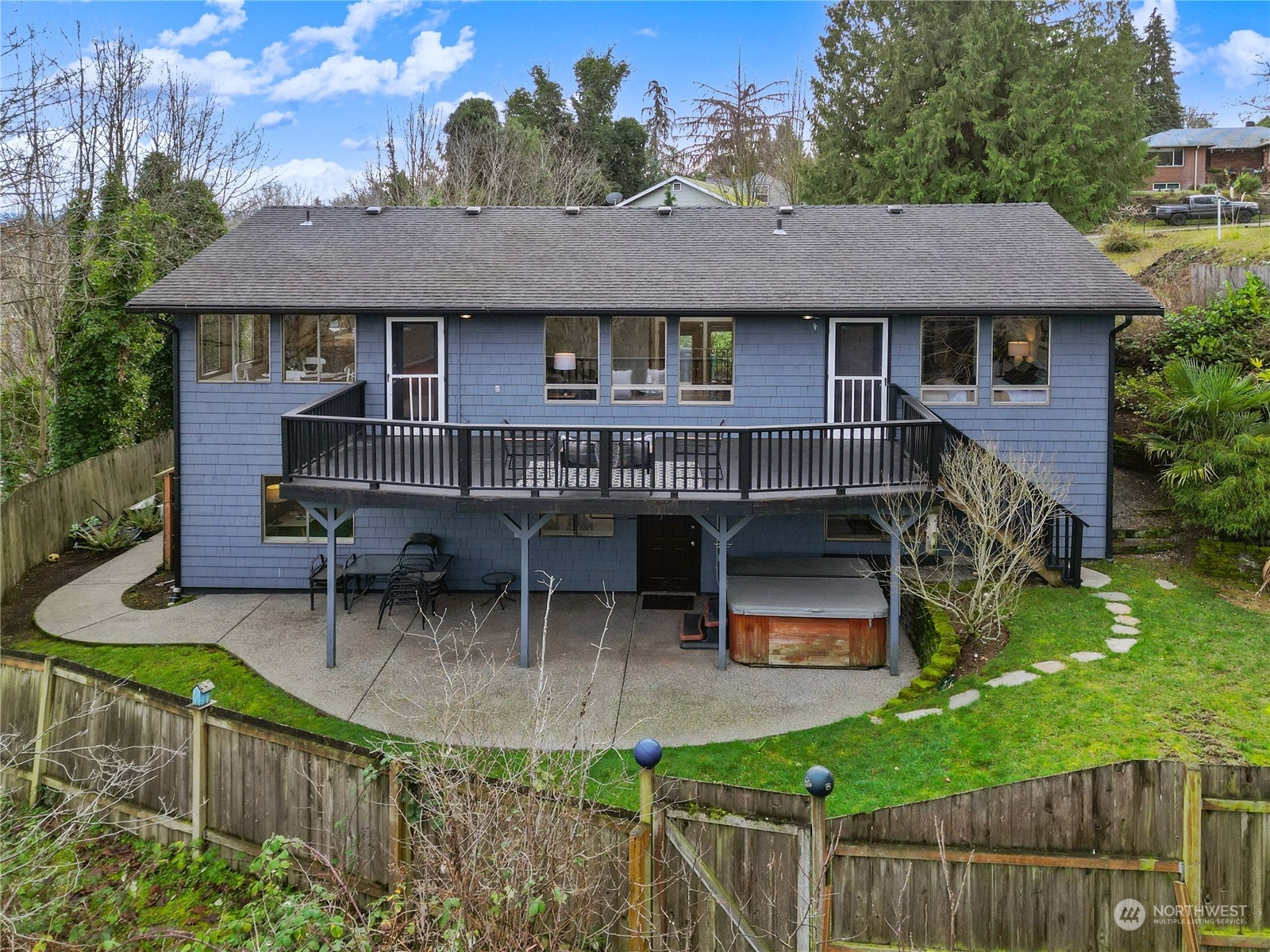 Property Photo:  322 S 104th Street  WA 98168 