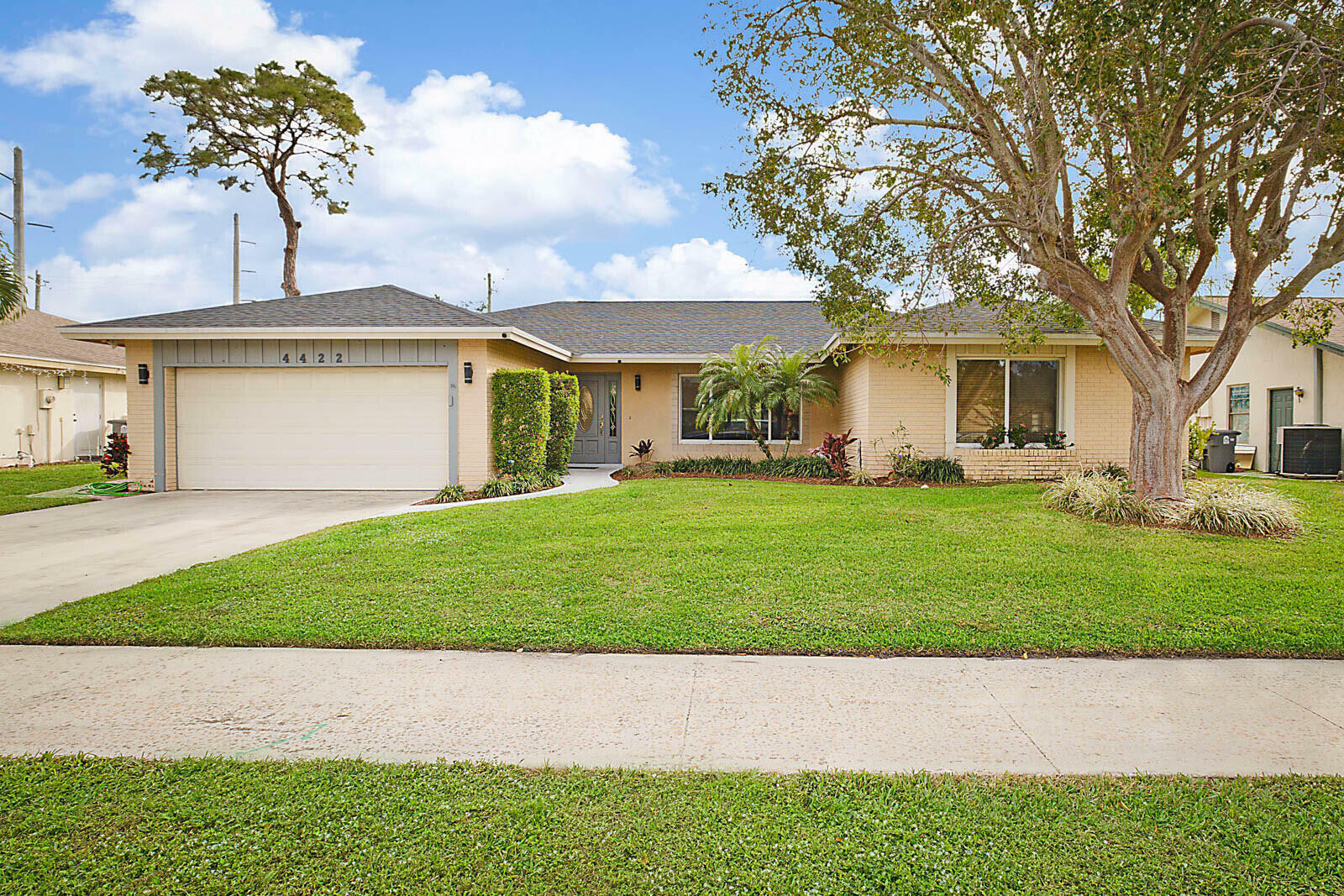 Property Photo:  4422 Brandywine Drive  FL 33487 