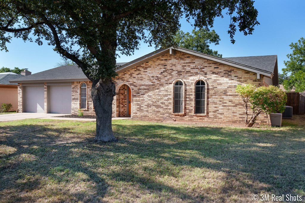 Property Photo:  3925 Inglewood Dr  TX 76904 