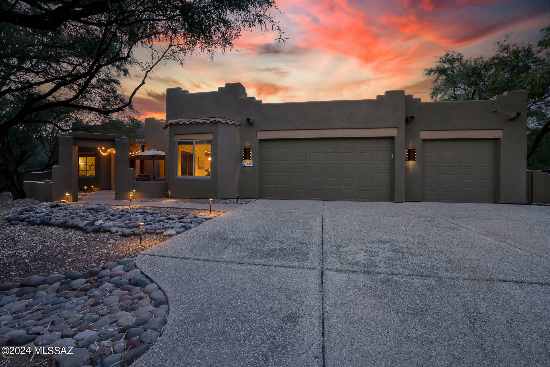 Property Photo:  1825 N Wentworth Road  AZ 85749 