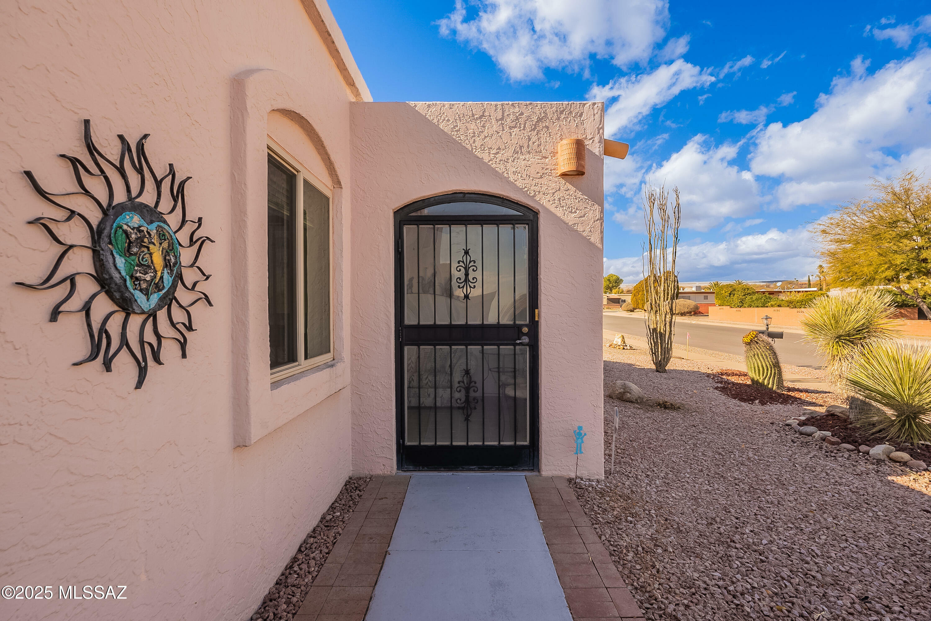 Property Photo:  152 E Santa Rebecca Drive  AZ 85614 