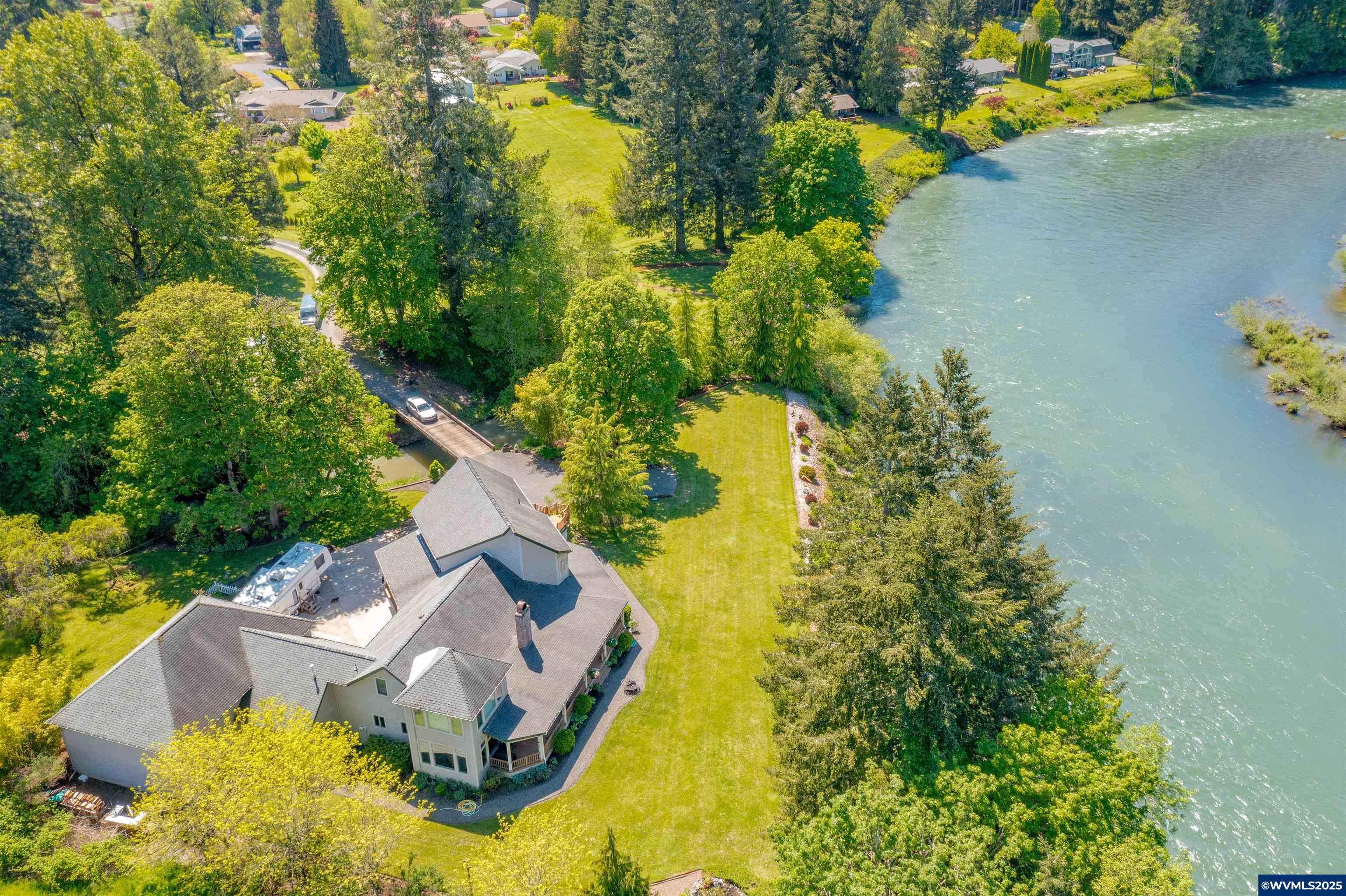 Property Photo: 39889 McDowell Creek Dr OR 97355
