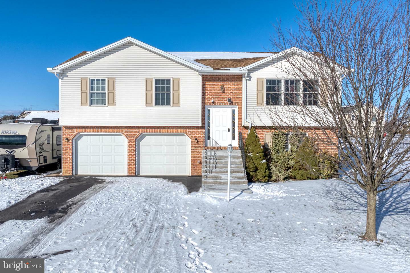 Property Photo:  26 Noble Drive 121  PA 17257 