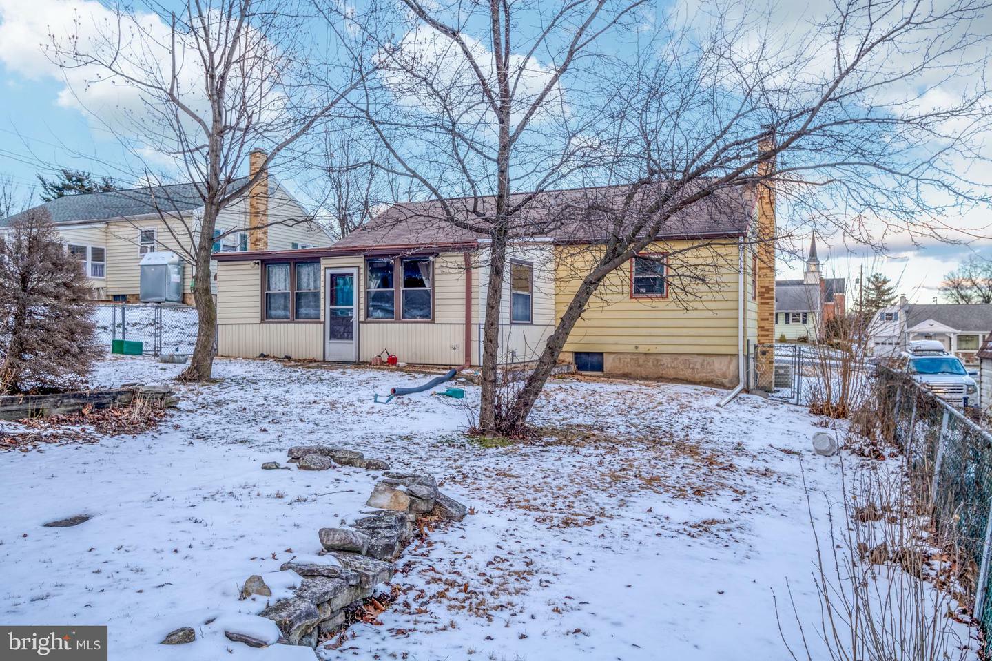 Property Photo:  620 N Mount Joy Street  PA 17022 