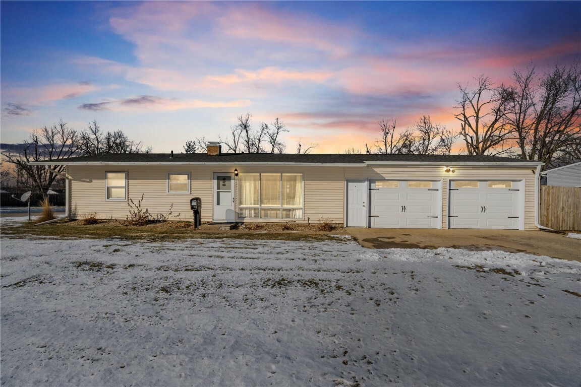 Property Photo:  158 Mayden Avenue SW  IA 52404 