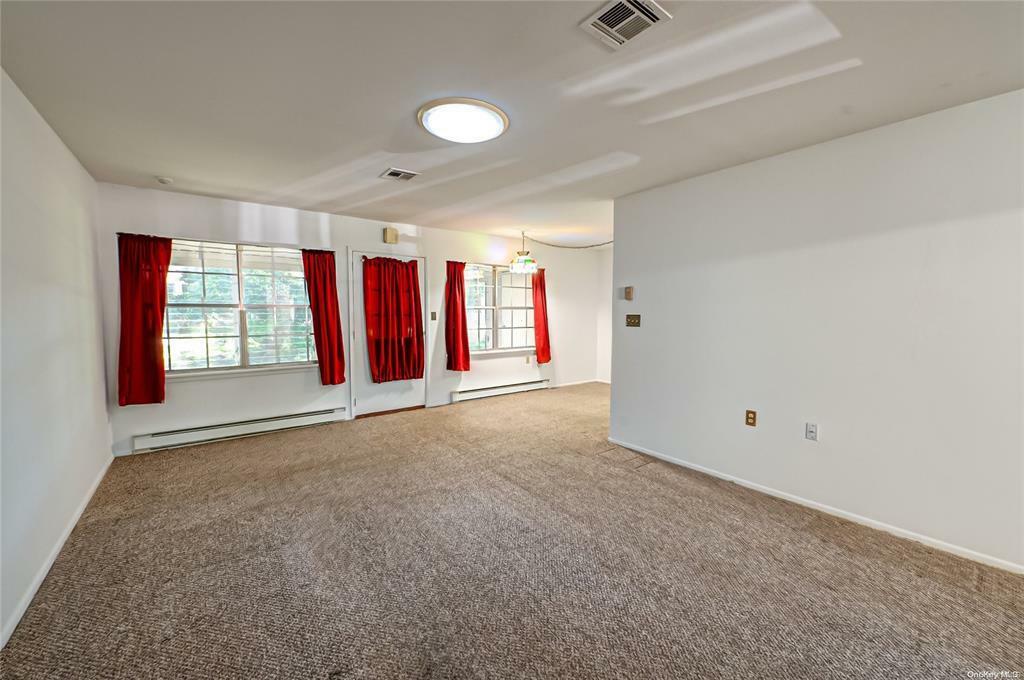 Property Photo:  194D Newcastle Court 55+  NY 11961 