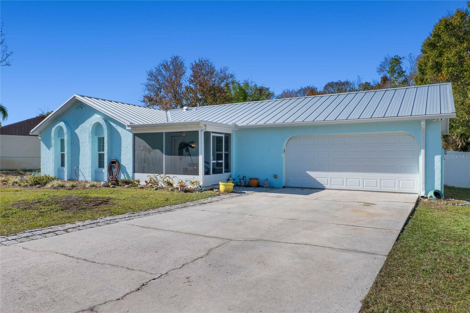 Property Photo:  618 Murphy Road  FL 32708 