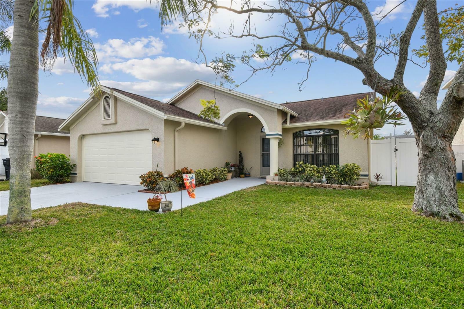 Property Photo:  11222 Moonvalley Way  FL 33635 