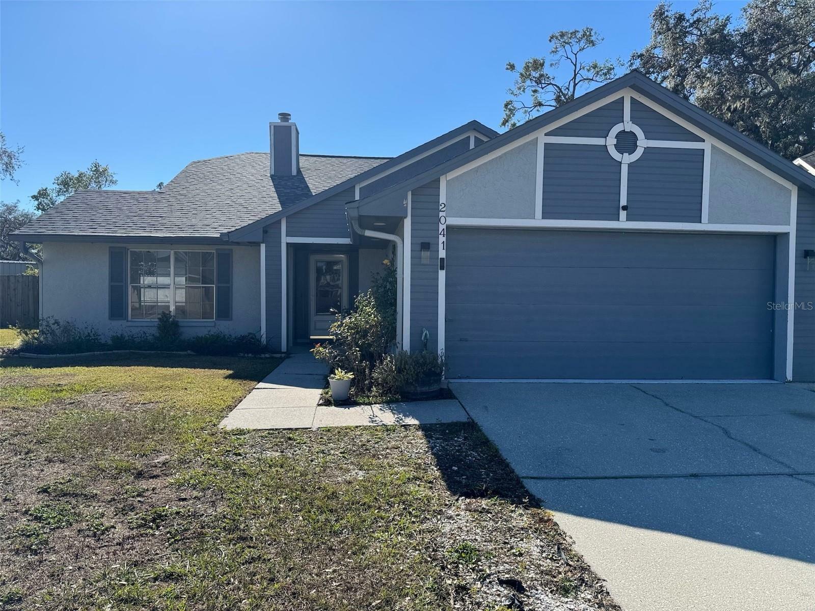 Property Photo:  2041 Shadow Pine Drive  FL 33511 