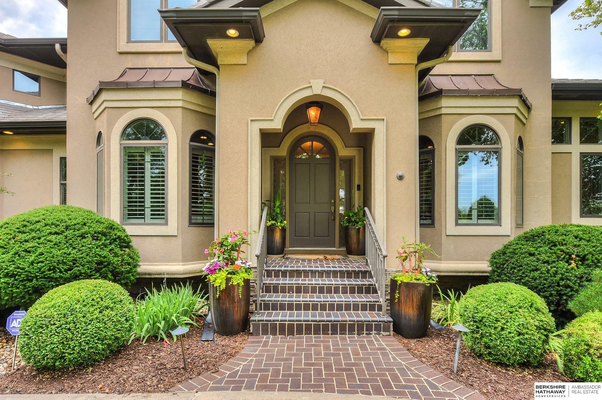 Property Photo: 930 N 143rd Avenue Circle NE 68154