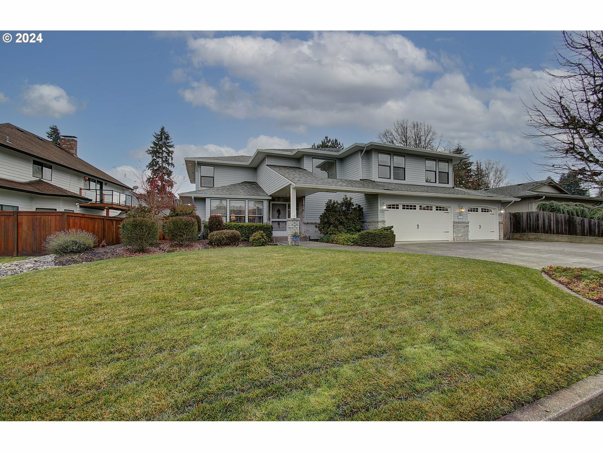 Property Photo:  1911 NW 112th Cir  WA 98685 