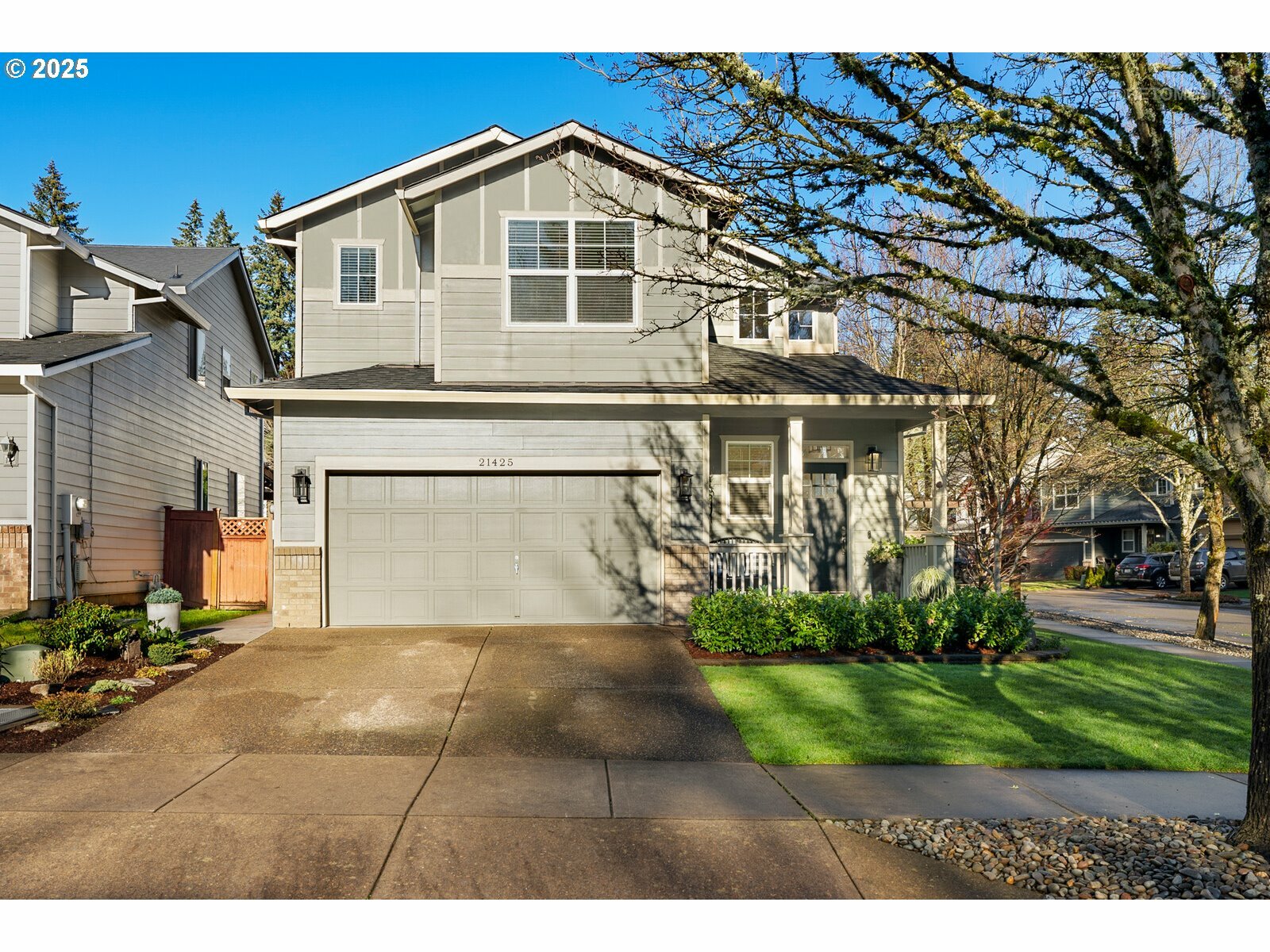 Property Photo: 21425 SW Roellich Ave OR 97140