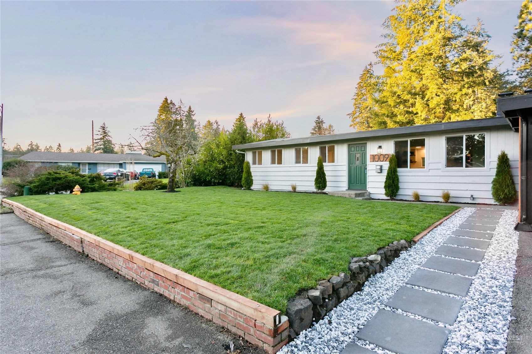 Property Photo:  1009  Brentwood Place  WA 98466 