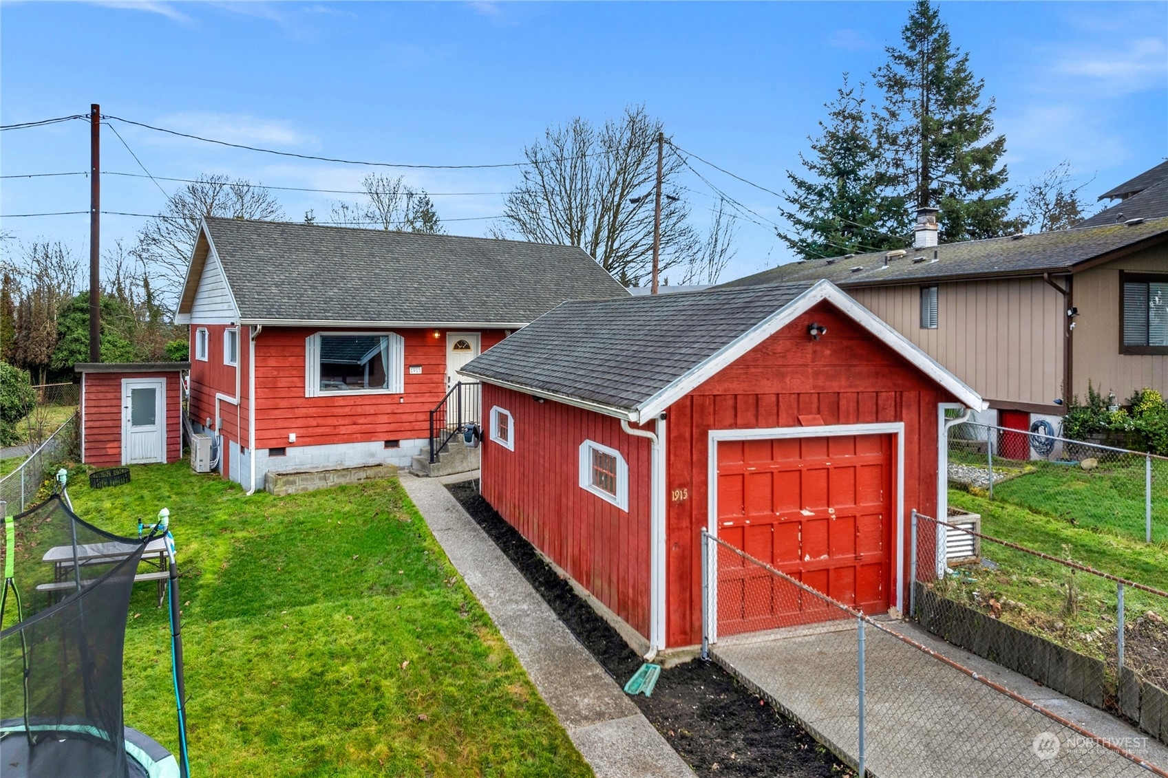 Property Photo:  1915  Summit Avenue  WA 98201 