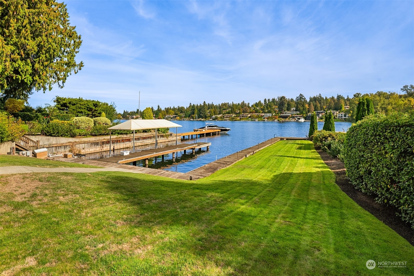 Property Photo:  3252  Hunts Point Road  WA 98004 