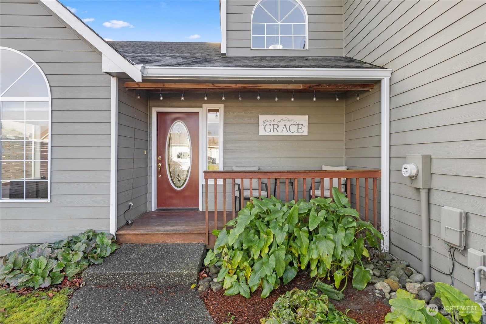 Property Photo:  1528  Sarah Street  WA 98274 