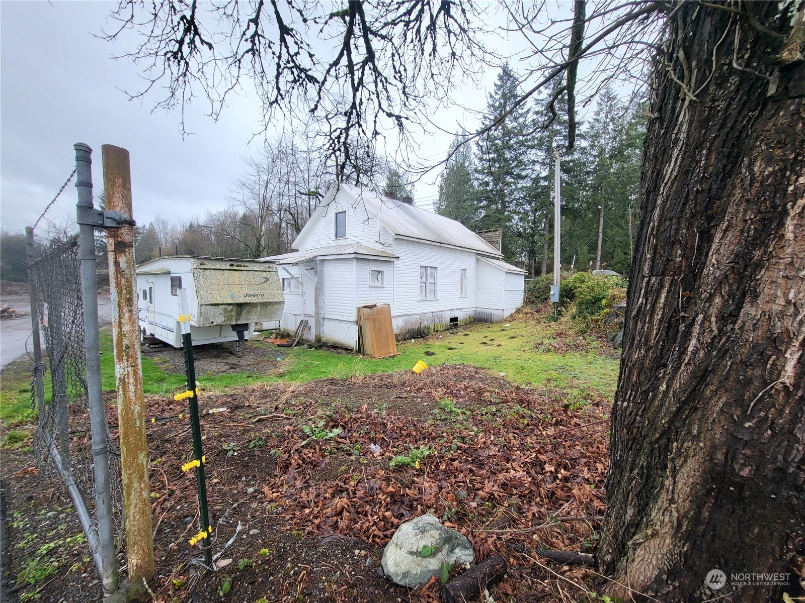 Property Photo:  38104  Auburn Enumclaw Road SE  WA 98092 