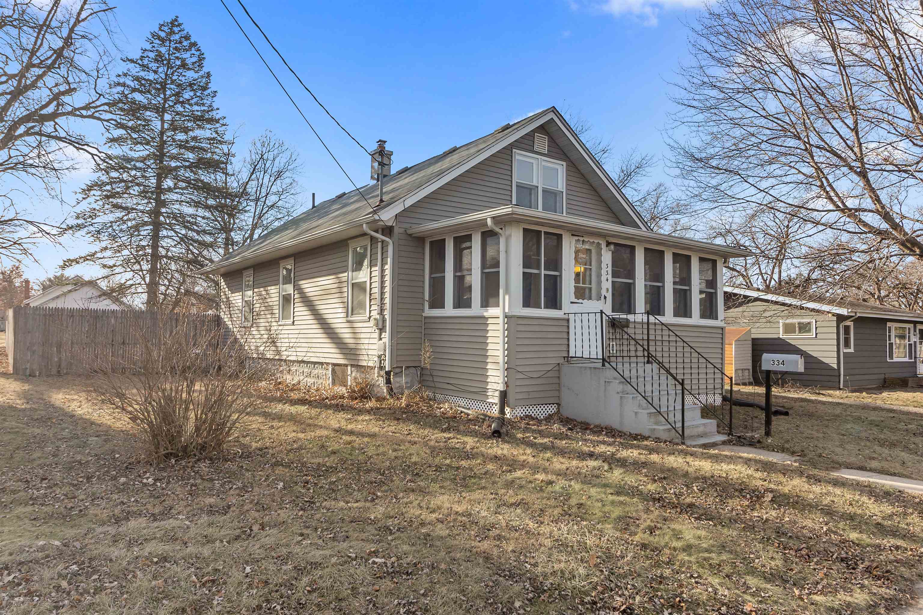 Property Photo:  334 Perry Avenue  IL 61080 