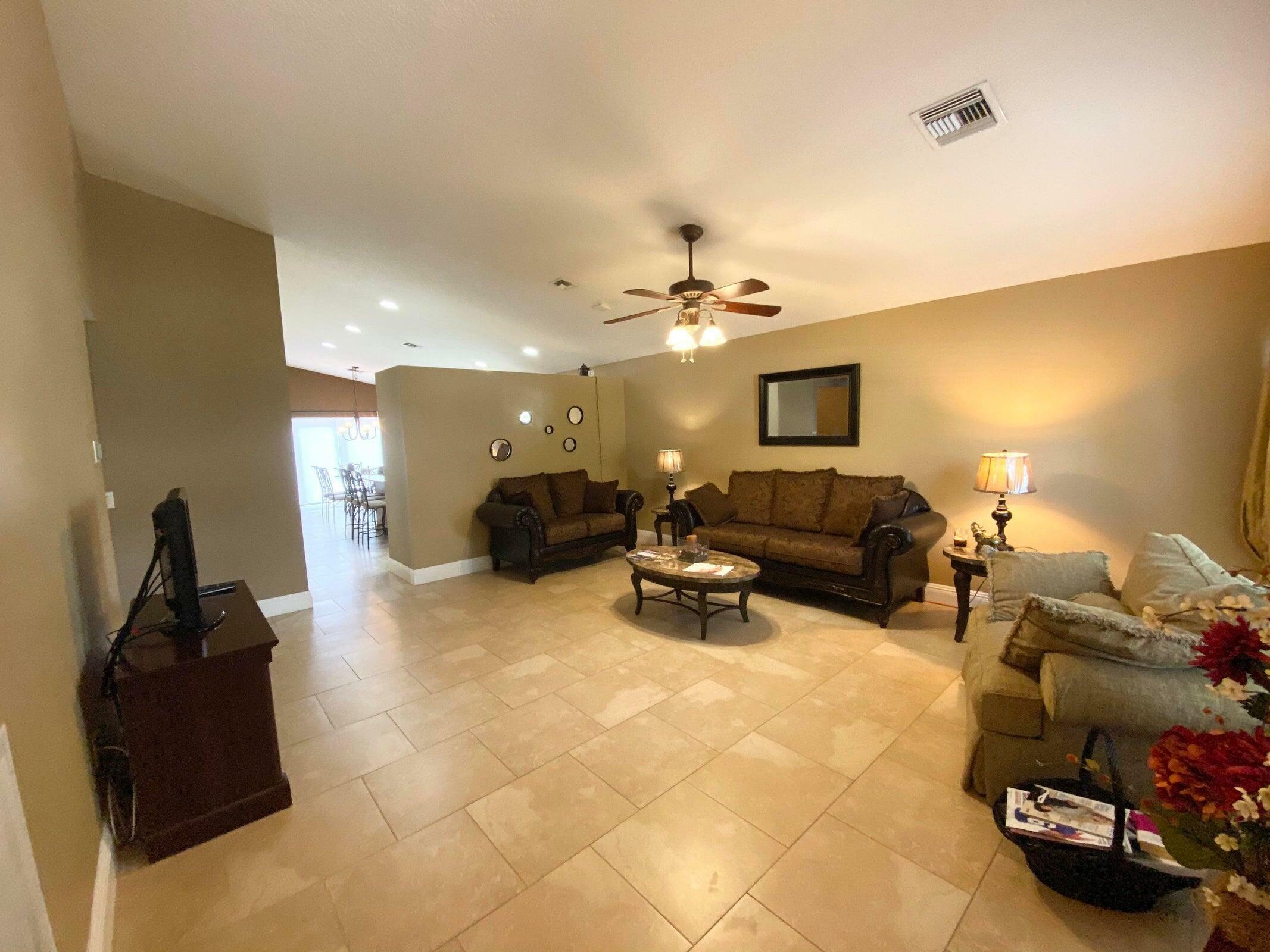 Property Photo:  10746 Oak Bend Way  FL 33414 