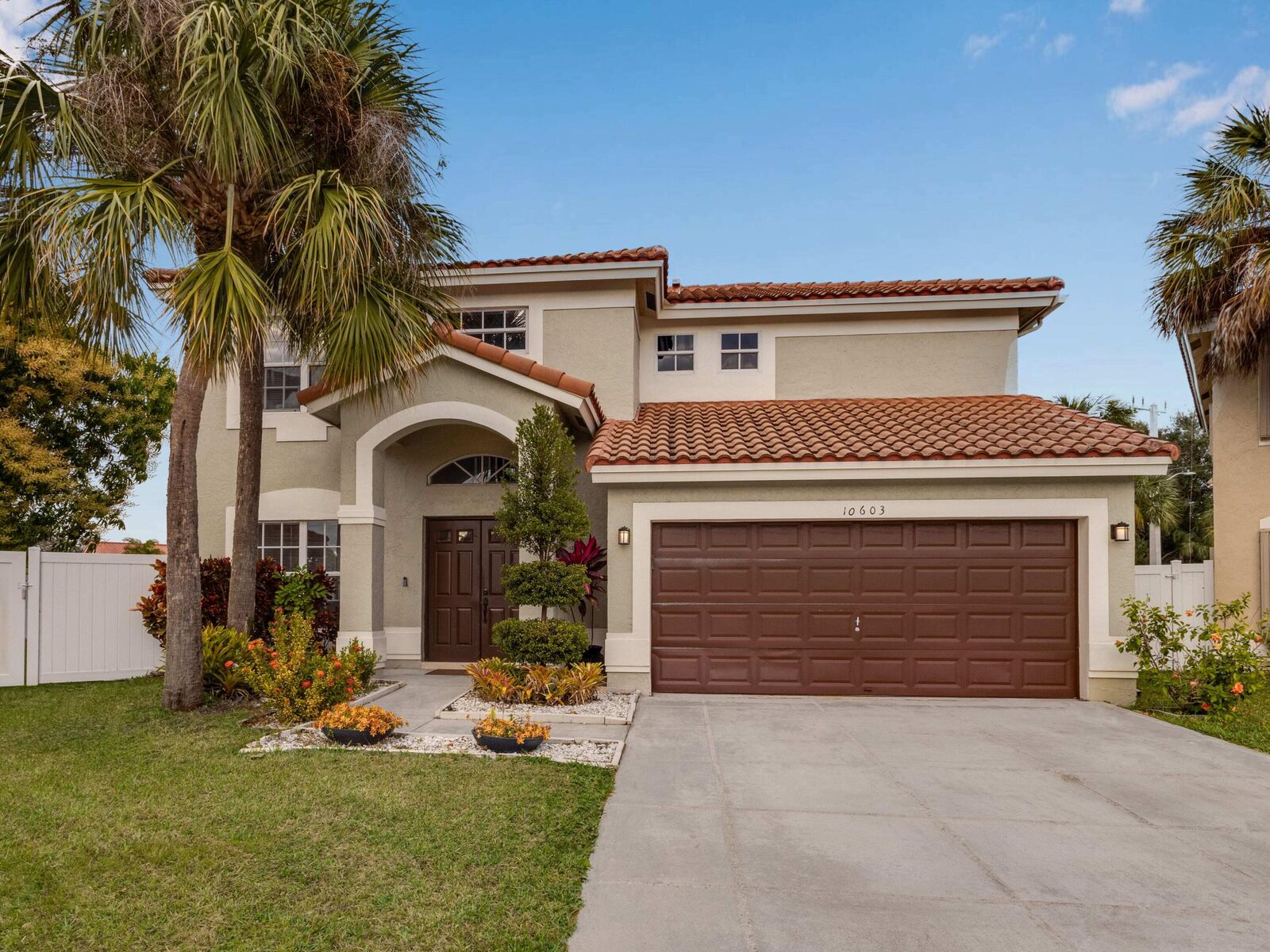 Property Photo: 10603 Buttonwood Lake Drive FL 33498