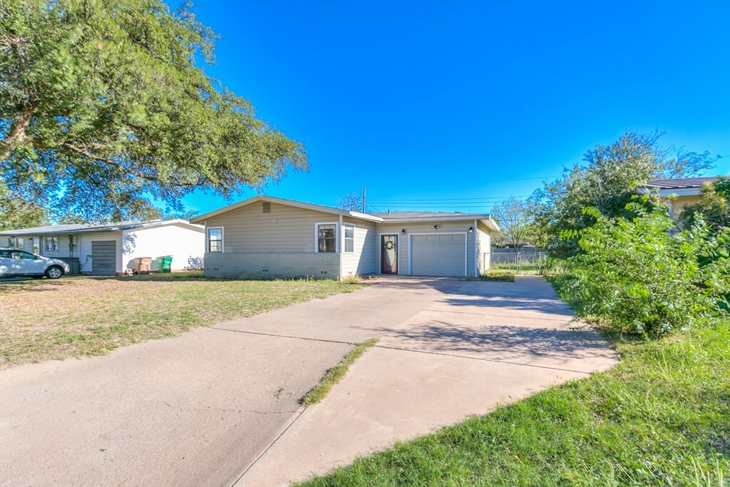 Property Photo:  2473 Princeton Ave  TX 76904 