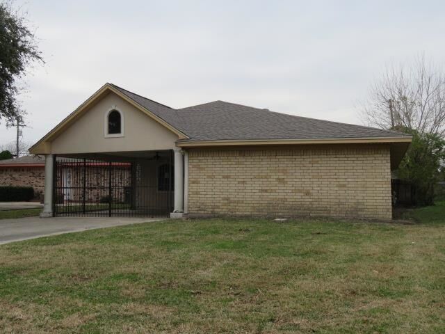 Property Photo: 445 W 18th St. TX 77640