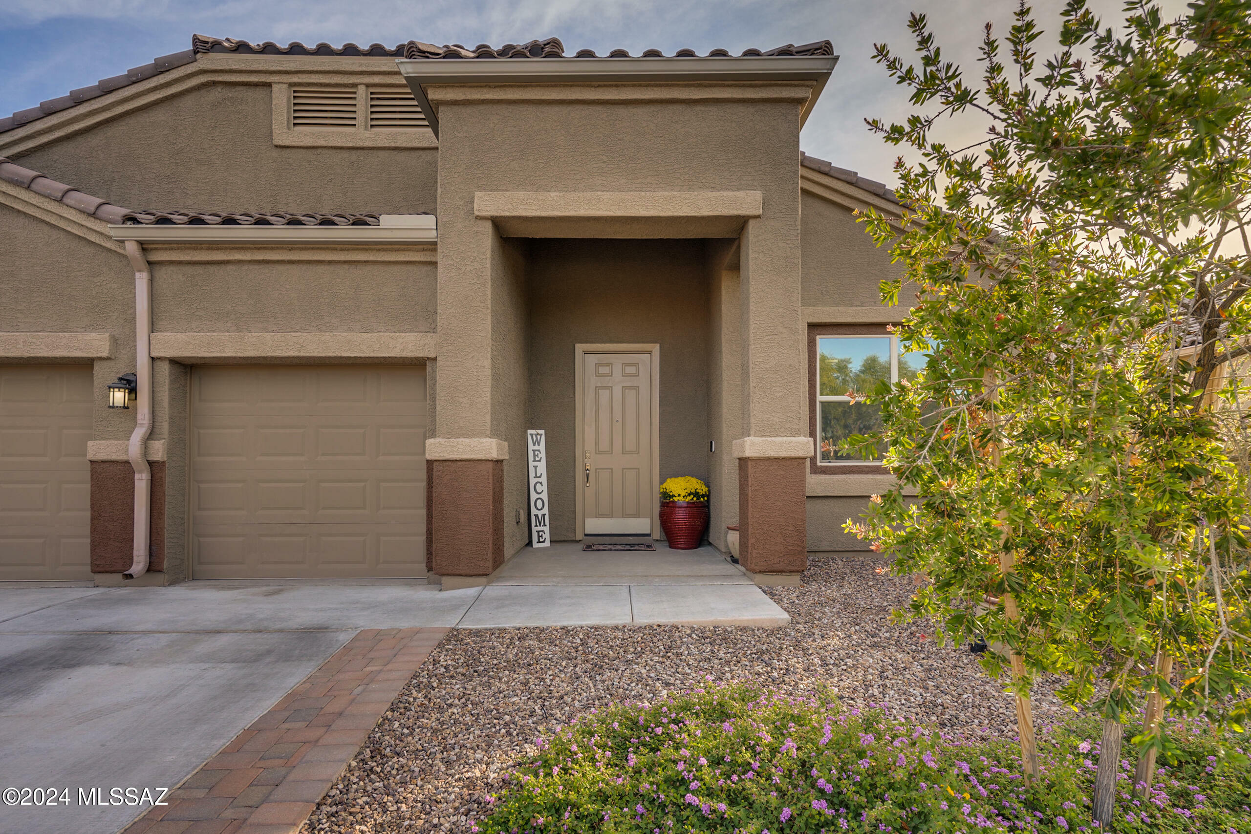 Property Photo:  9455 W Lone Cougar Way  AZ 85653 