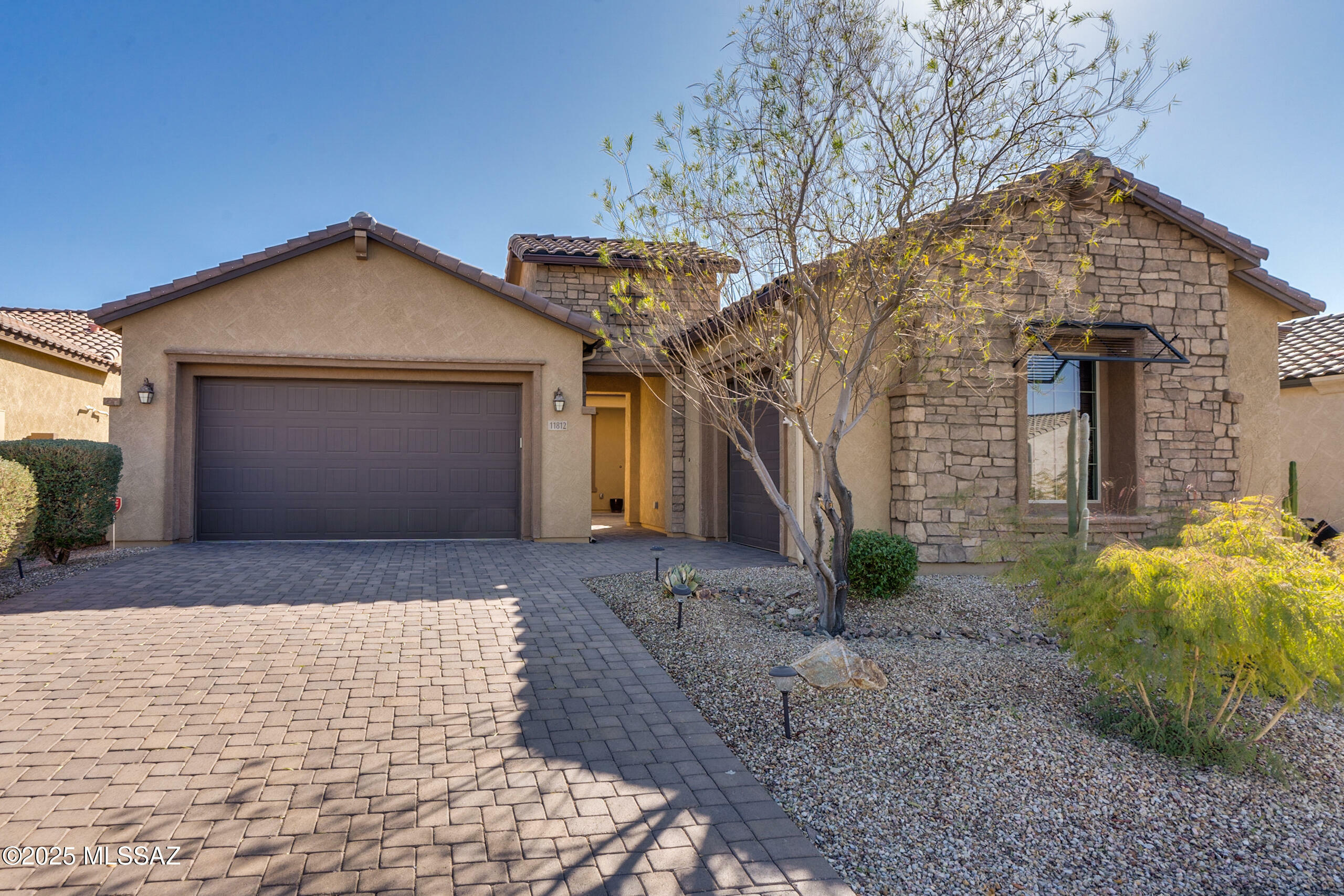 Property Photo:  11812 N Raphael Way  AZ 85742 