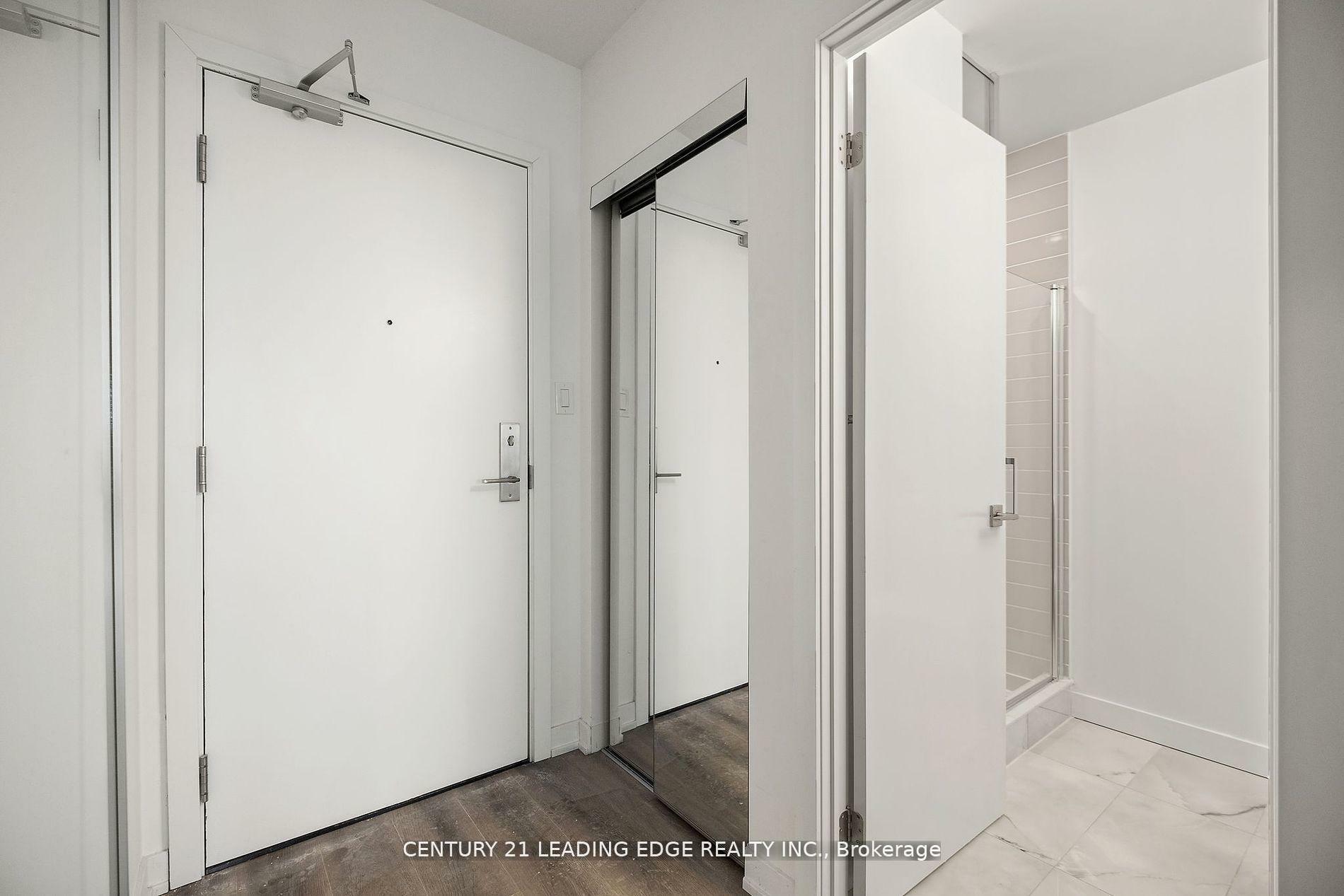 Photo de la propriété: 2433 Dufferin Street 503 ON M6E 0B4