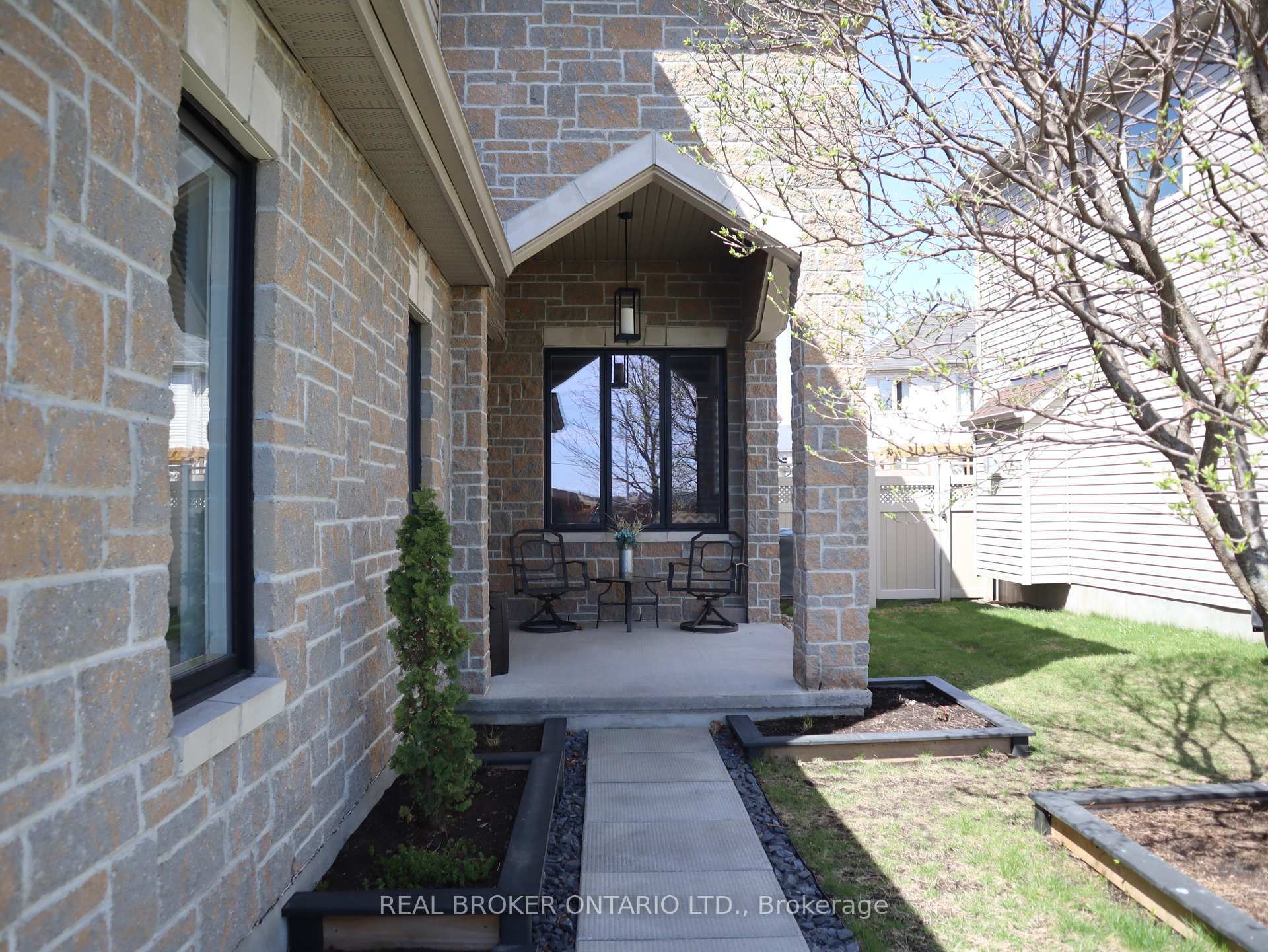Property Photo: 259 Trail Side Circle ON K4A 5B1