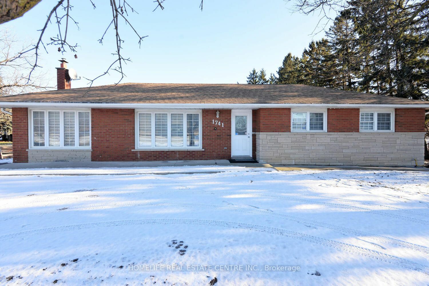 Property Photo:  1741 Countryside Dr  ON L6R 0B7 