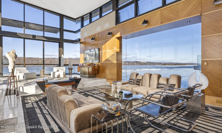 Property Photo:  46 Ledgerock  NY 12538 