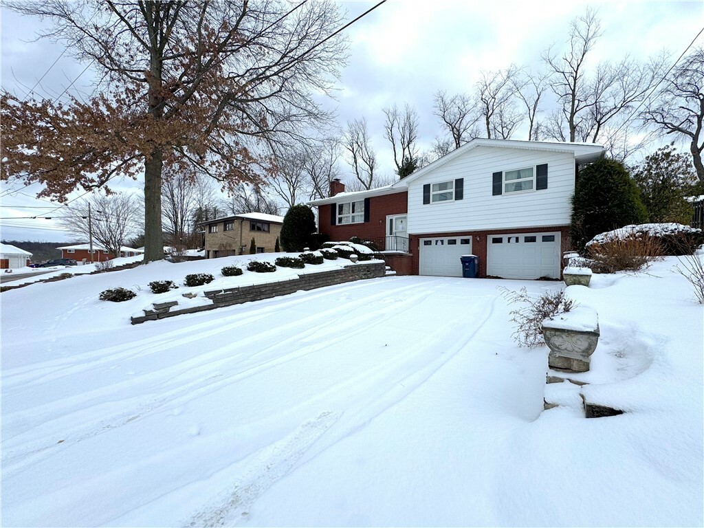 Property Photo:  3 Sunbirch Dr  PA 15644 