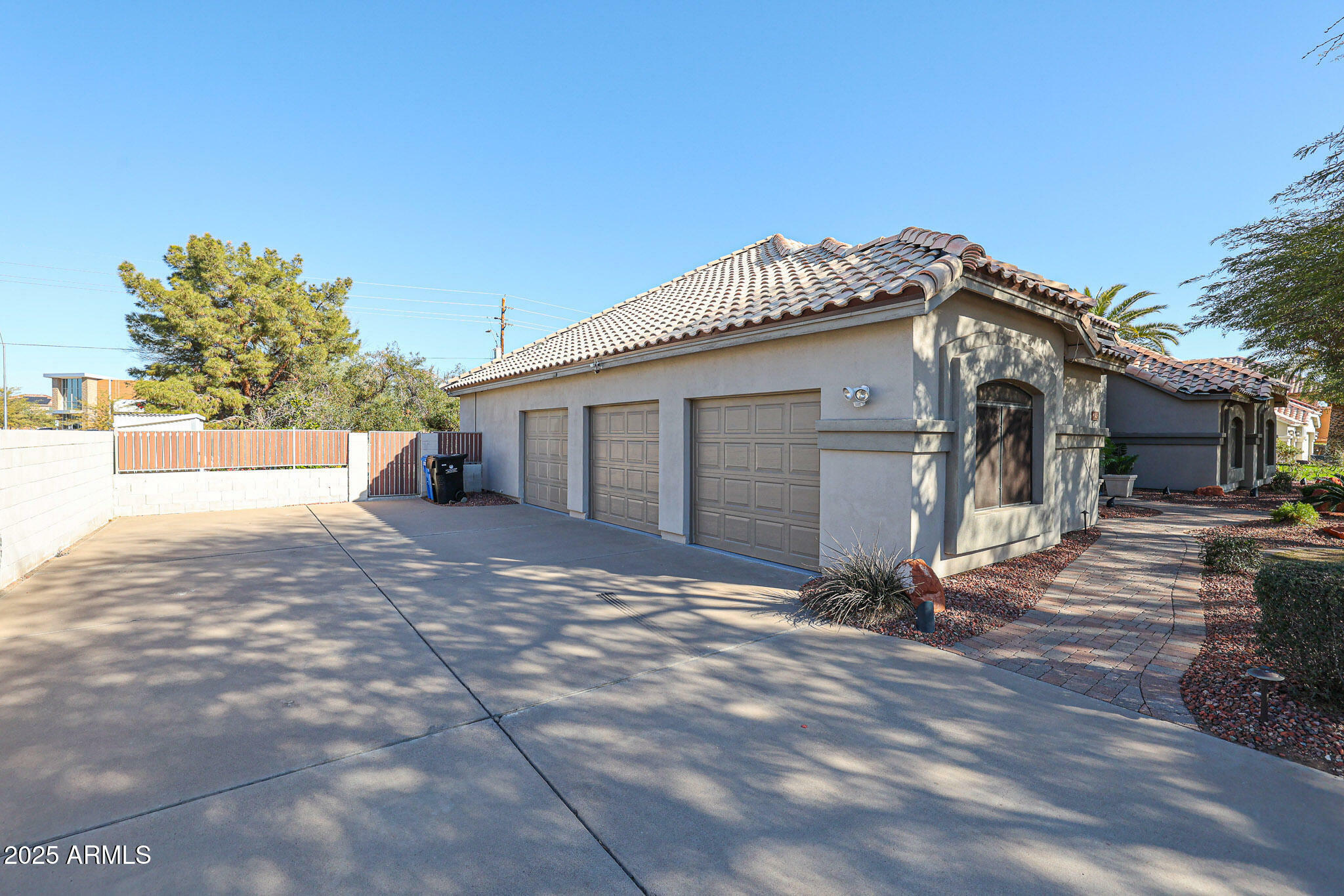 Property Photo:  5432 W Fallen Leaf Lane  AZ 85310 