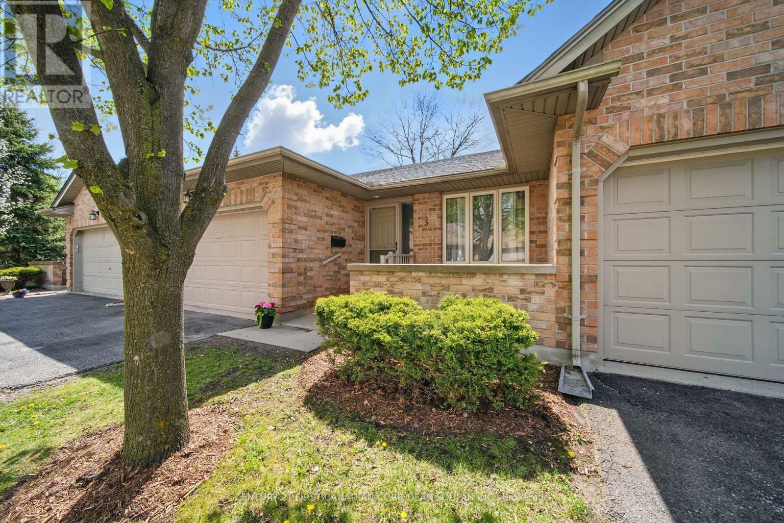 Property Photo: 1241 Beaverbrook Avenue 5 ON N6H 5P1