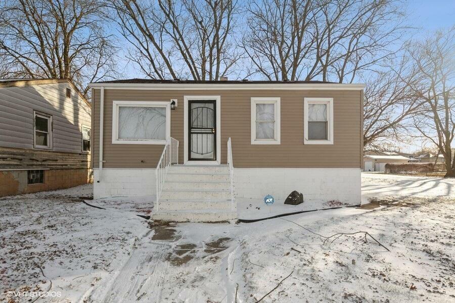 Property Photo:  995 Gerry Street  IN 46406 