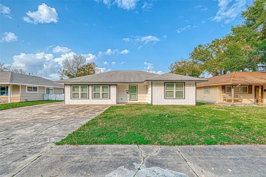 Property Photo:  3309 Cedarcrest Drive  TX 77503 