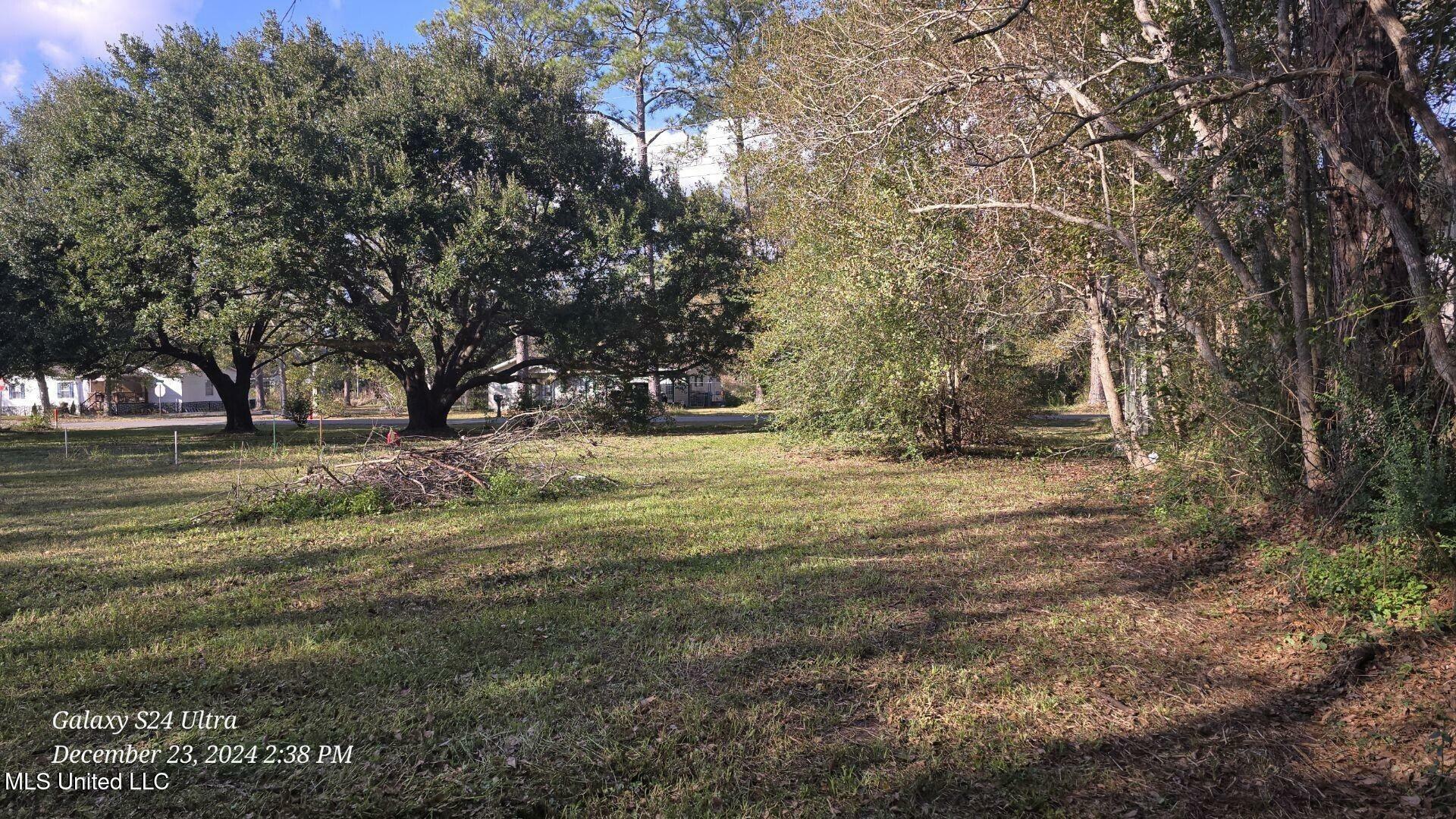 Property Photo:  1609 Hastings Road  MS 39553 