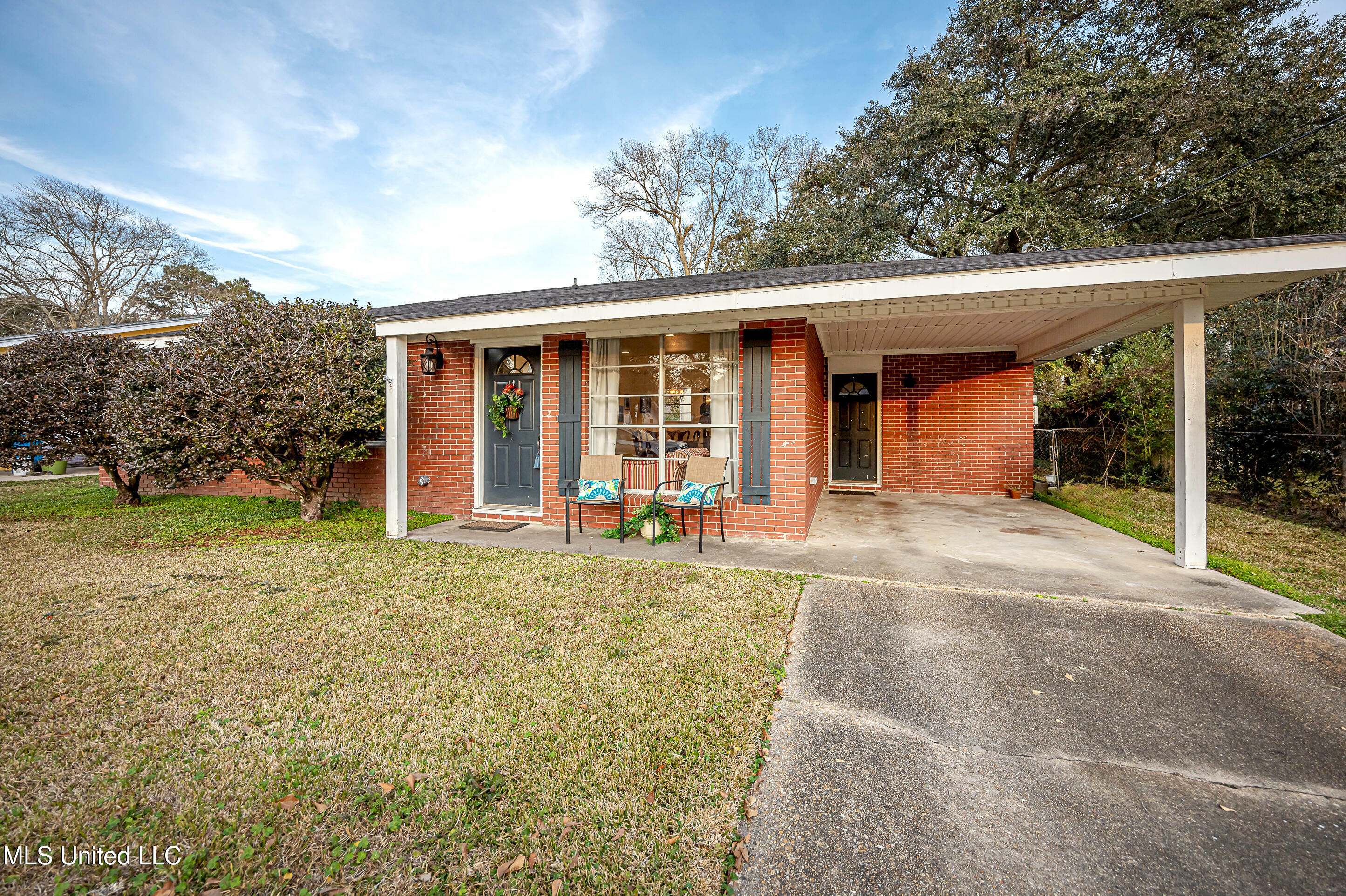 Property Photo:  407 Holly Road  MS 39564 