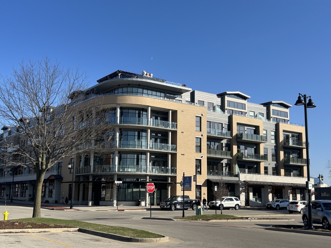 Property Photo: 215 E Pleasant St 508 WI 53066