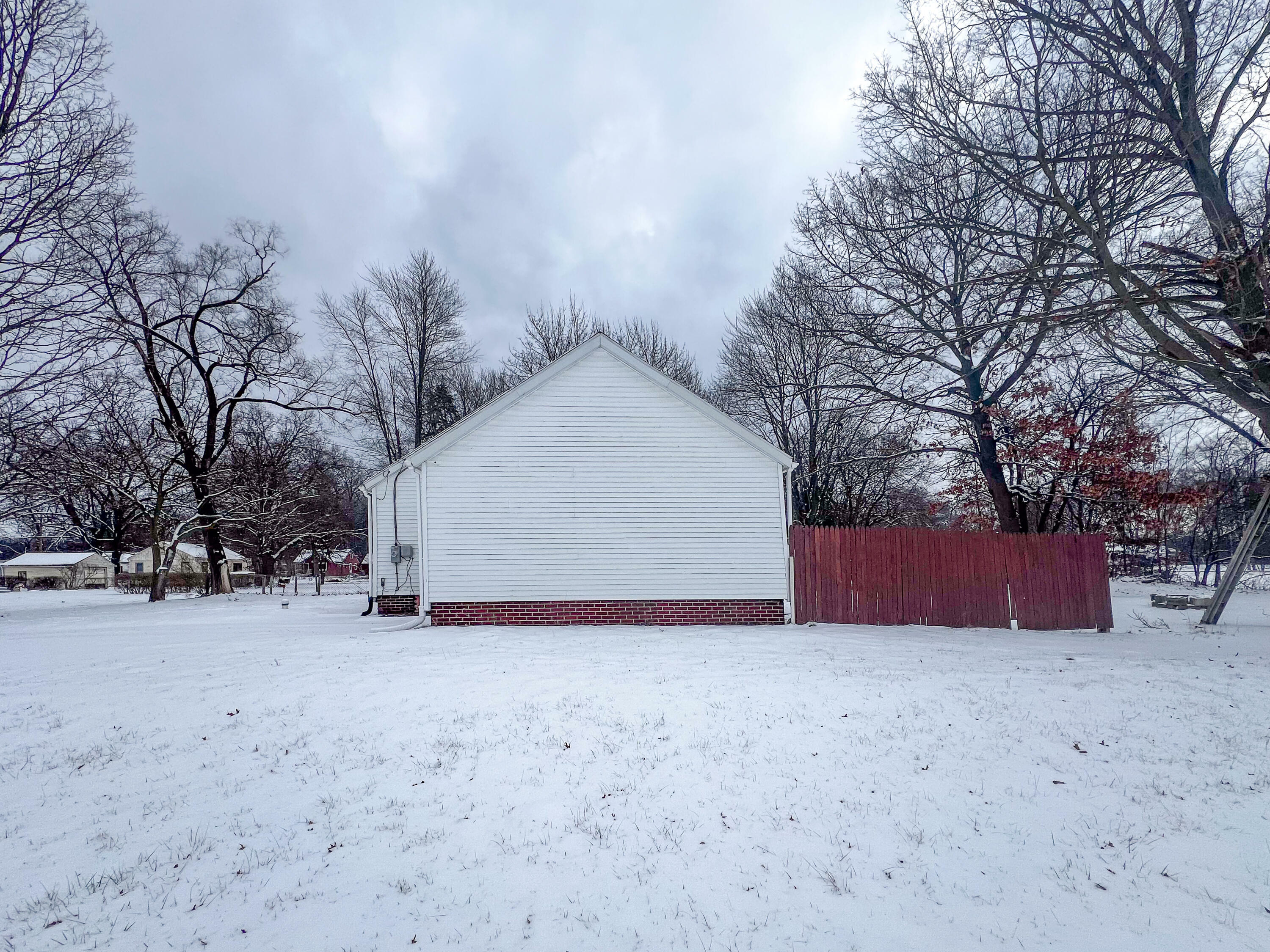 Property Photo:  1110 Mc Kee Street  MI 49120 