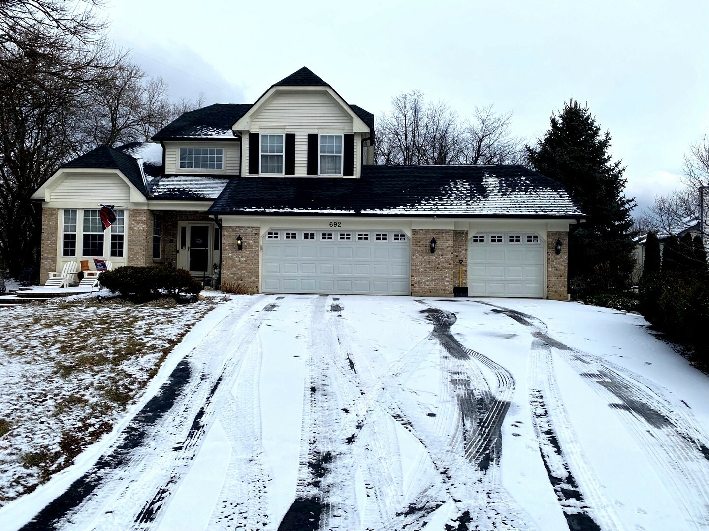 Property Photo:  692 Providence Lane  IL 60012 