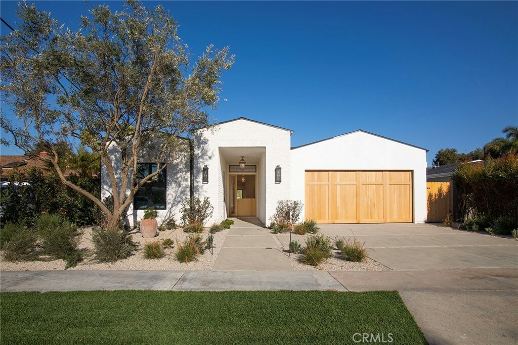 Property Photo:  266 Cecil Place  CA 92627 