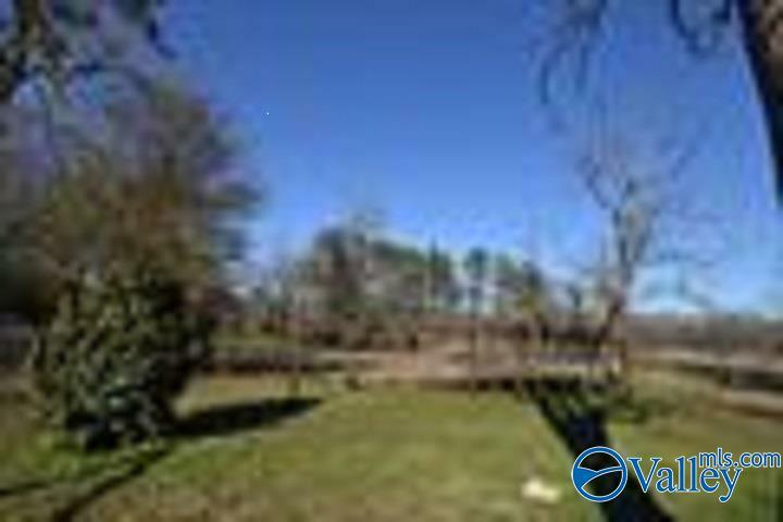 Property Photo:  142 County Road 573  AL 35077 