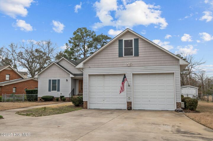 Property Photo:  108 Arbor Drive  NC 27889 