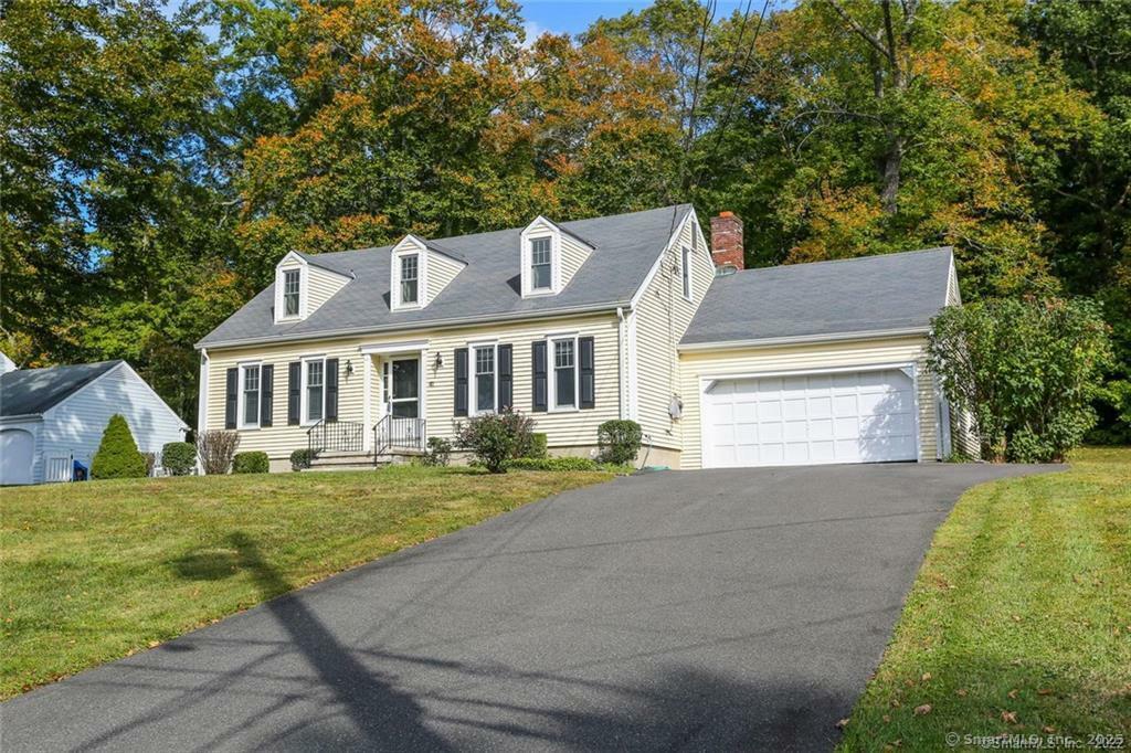 Property Photo:  41 Country Club Road  CT 06820 