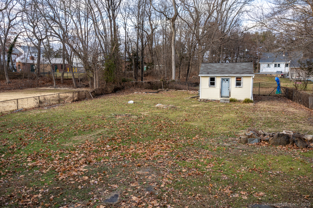 Property Photo:  126 Red Oak Road  CT 06606 