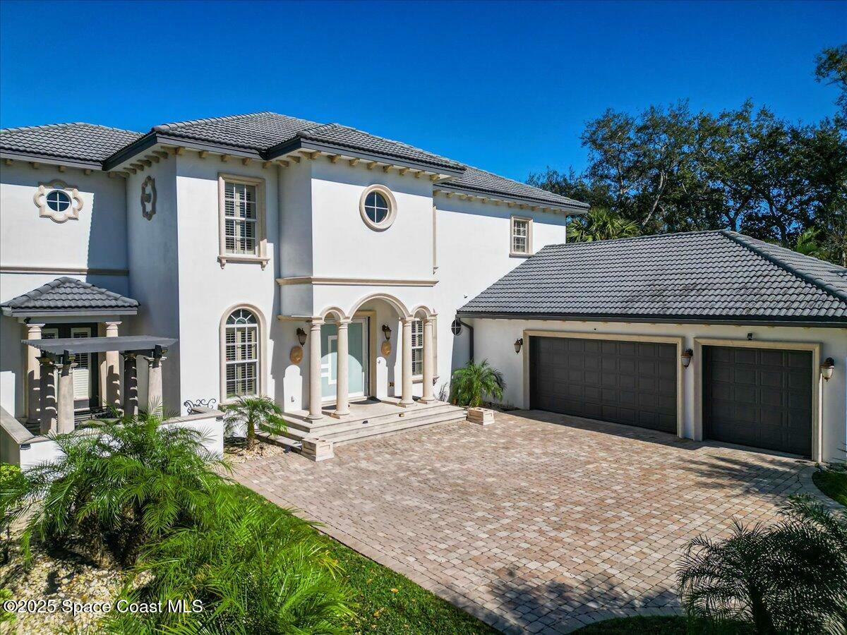 Property Photo: 2304 Winding Creek Lane FL 34981