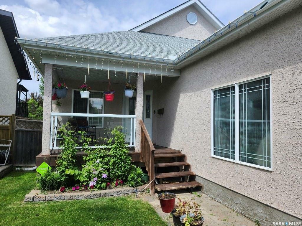 Property Photo:  15 Longpre Crescent  SK S6X 1C7 